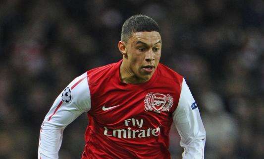 Arsenal, Wenger no ve a Oxlade-Chamberlain fuera del club