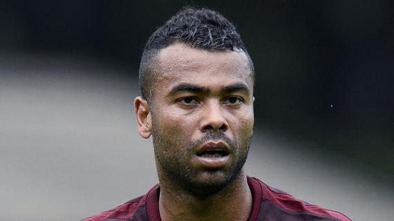 Birmingham City, se desvincula Ashley Cole