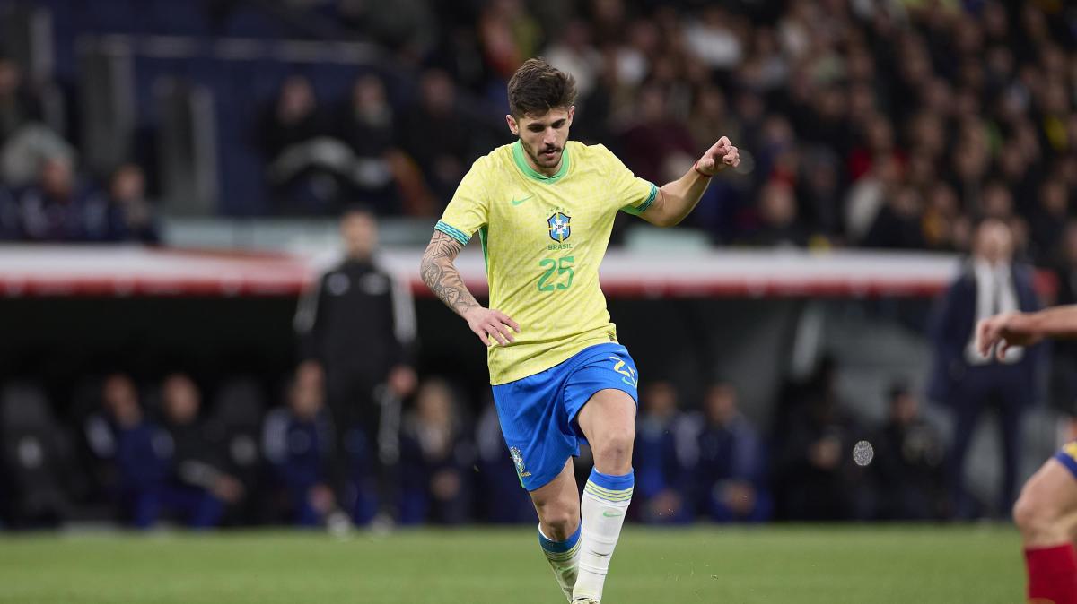 PSG, no todos están contentos. Caso Beraldo: Luis Enrique le elogia, pero él piensa en marcharse