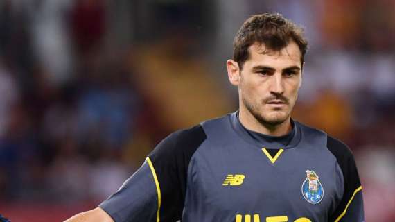 OFICIAL: FC Porto, renueva Casillas