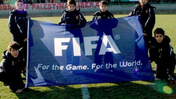 David Ginola presenta su candidatura para la presidencia de la FIFA
