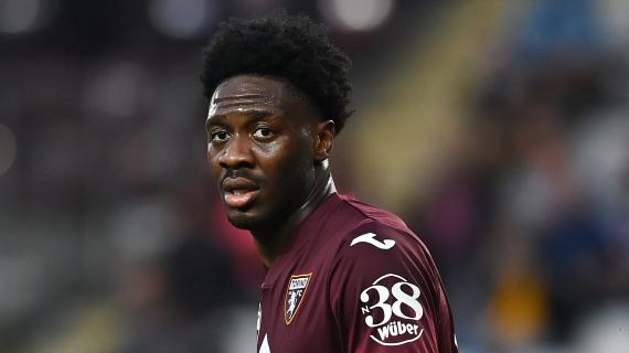 OFICIAL: Nottingham Forest, Ola Aina renueva hasta 2028