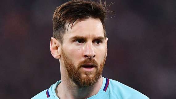 Barça, los jugadores, uno a uno, se retratan con Messi junto a la Copa