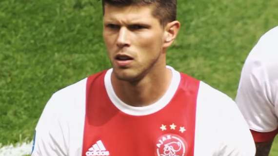 Ajax, goleada con triplete de Huntelaar