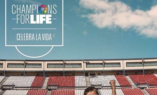 La solidaridad del fútbol español se reúne en el Calderón por la 'Champions for Life'