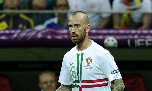 Raul Meireles ofrecido a tres clubes ingleses