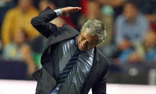Chelsea, Mourinho: "Felicito al árbitro"