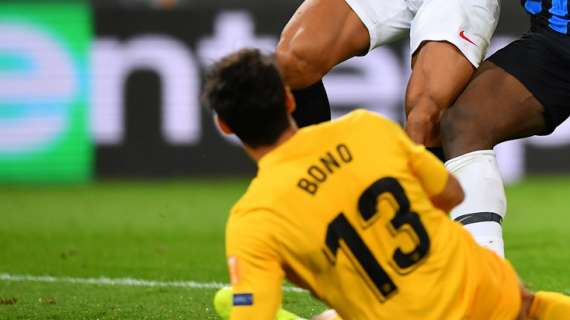 Sevilla FC, Bono pretendería una mejora de contrato