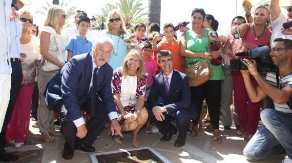 Marbella homenajea a Vicente del Bosque con una estrella en el Bulevar de la Fama de Puerto Banús