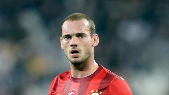 Galatasaray, Sneijder desmiente que vaya a abandonar el club