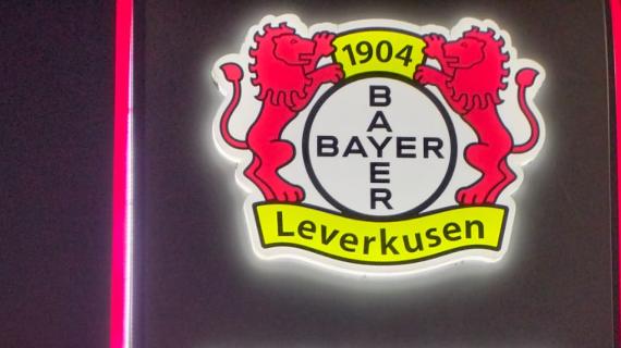 Bayer Leverkusen, Echeverri llegó a Alemania para firmar