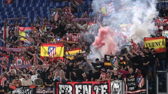 Atlético - Madrid, suspensión temporal por lanzamientos de objetos sobre Courtois