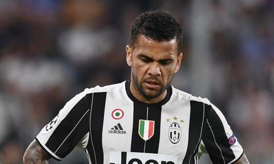 Juventus, Alves: "La lesión no es tan grave como se dice"