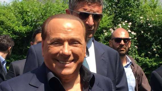 Berlusconi: "Me une un gran pasado y afecto personal con Ancelotti"