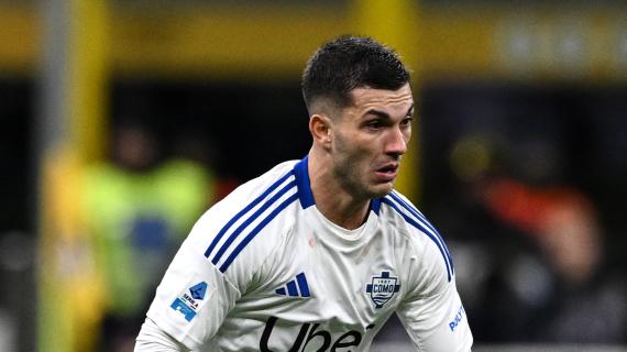 Italia, Strefezza da la victoria al Como en Parma (0-1)