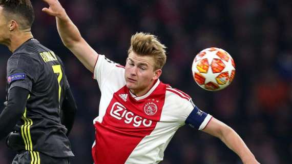 El segundo gol del Ajax, festejado por la hinchada del Barça