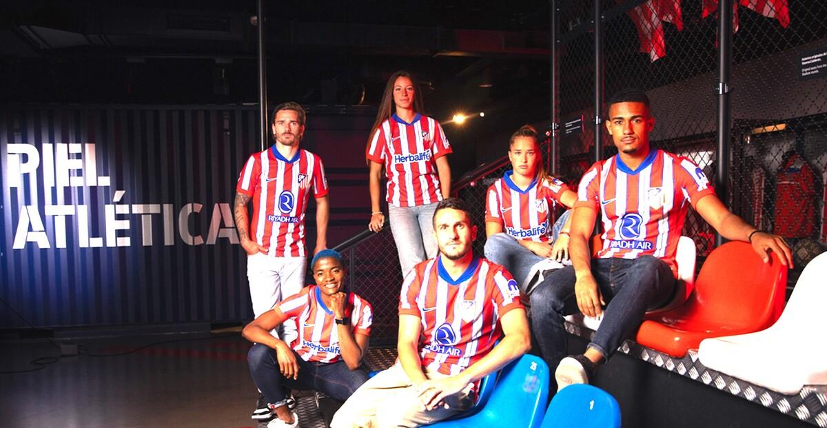El Atlético presenta camiseta 26-27 sin Julián Álvarez
