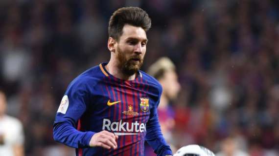 Barça, Messi atendido en la banda, podría haberse lastimado el brazo derecho