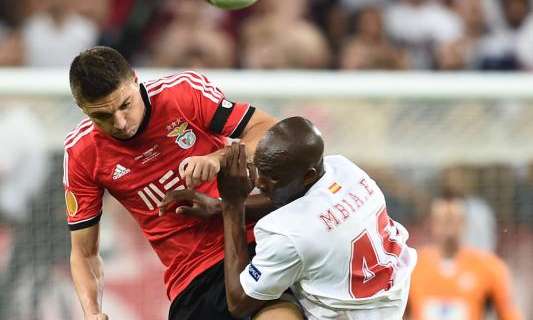 Benfica, Vieira ve complicada la continuidad de Siqueira