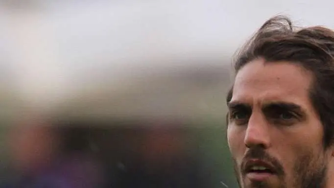 OFICIAL: Cosenza, rescisión de Larrivey