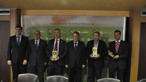 La Liga entrega a Germán Andueza y Quini los premios como mejores delegados de las ligas BBVA y Adelante