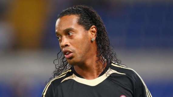Querétaro, Ronaldinho llegó pero no entrenó
