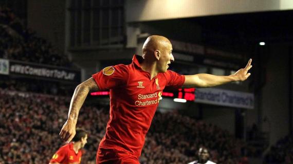 Burnley, entrena Jonjo Shelvey