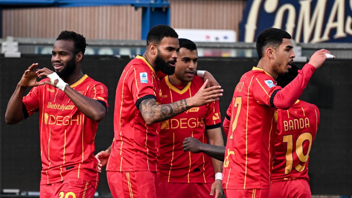 Elche tantea a Paco Esteban, goleador del Lecce con 21 tantos