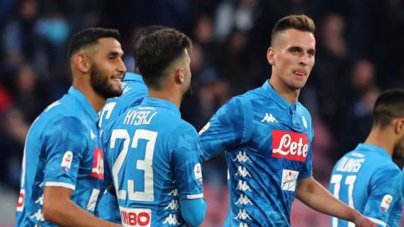 Italia, el Napoli golea y se mantiene a ocho puntos de la Juventus