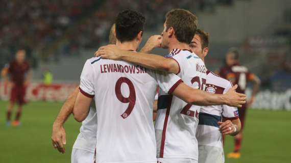 El Bayern Múnich vence con juego a una complicada Roma (2-0)