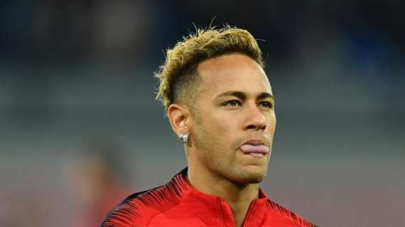 Neymar padre: "El presente de mi hijo está en París, no hemos hablado con el Barcelona"