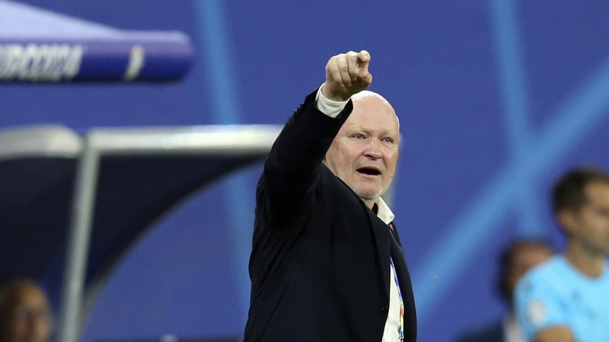 República Checa, la continuidad del seleccionador Hasek, improbable