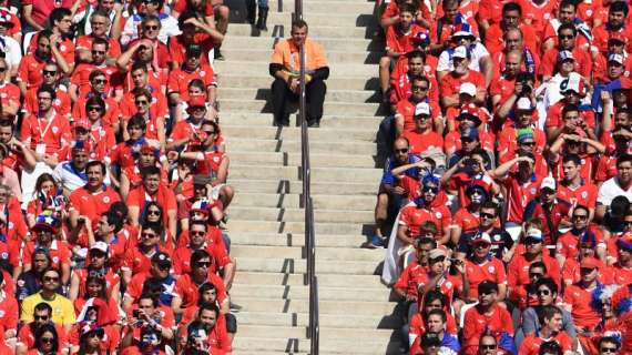 Chile firma una nueva ley de seguridad en los estadios justo antes de la Copa América