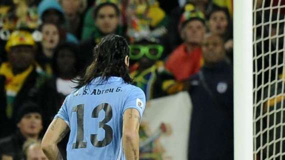 Uruguay, Abreu anuncia que cuelga las botas