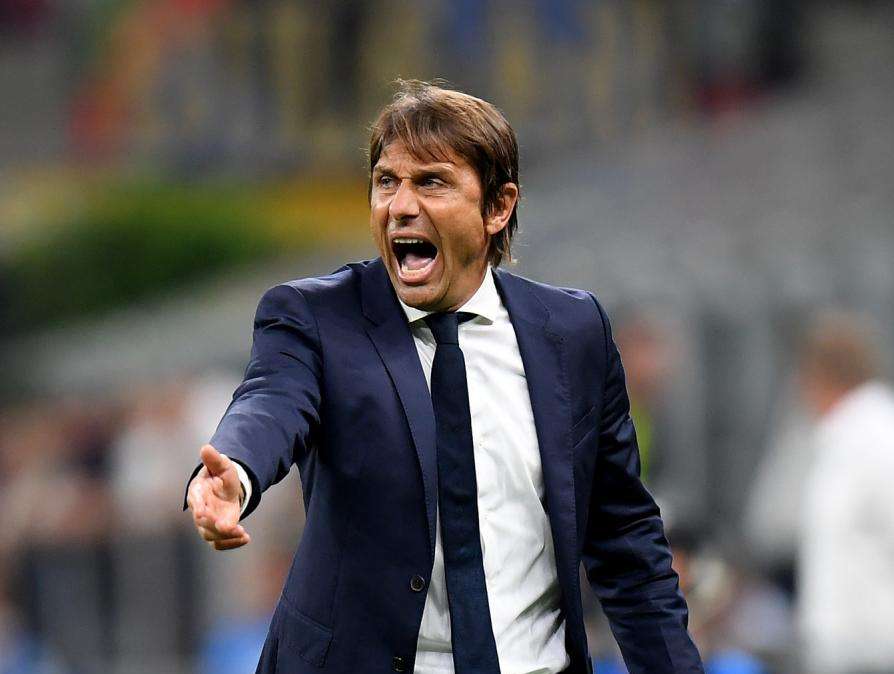 Inter, Conte: "Algunos periodistas incitan al odio, los echaría a patadas en el trasero"