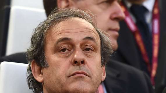 Platini exige a la CAF "una inmediata rectificación" tras ser acusado de injerencia sobre la Copa de África