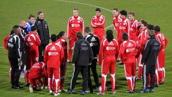 Ajax, Nouri sufre un colapso durante un partido amistoso