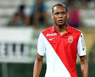 Fabinho pone por delante en la eliminatoria al Monaco (2-0)