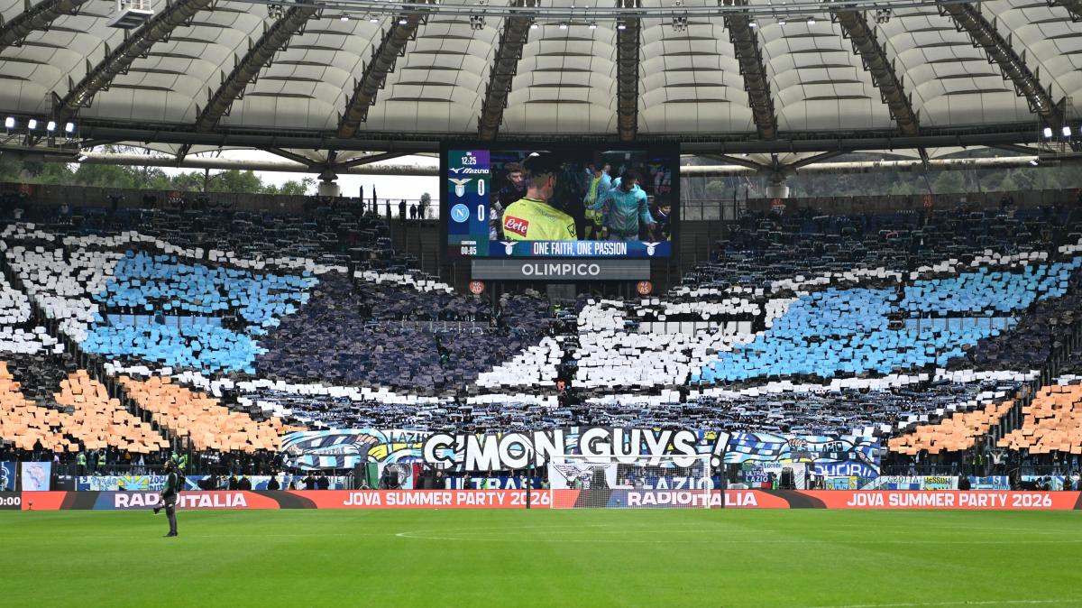 "C'mon guys": las imágenes de la coreografía de la Curva Nord antes del Lazio-SSC Napoli