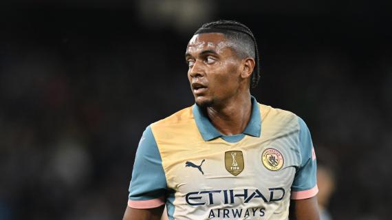 Crystal Palace, posible oferta por Akanji