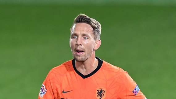 Sevilla, Luuk de Jong viajó a Eindhoven para realizar la revisión médica con el PSV