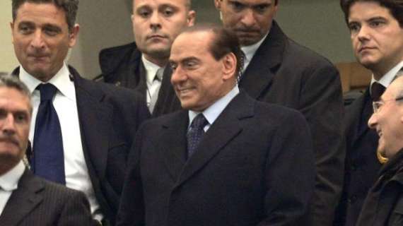 Milan, Galliani y medio vestuario contra Seedorf, pero decide Berlusconi