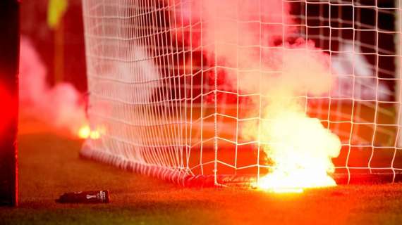 AEK - Ajax, preocupación por los heridos por artefacto incendiario