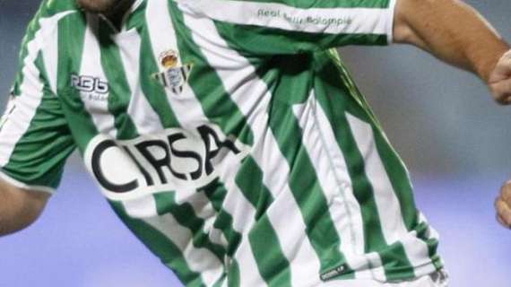 Un Betis 'convulso' busca un puesto de ascenso directo ante el Girona
