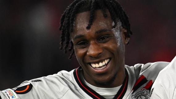 Liverpool, Slot confirma la baja por lesión de Frimpong