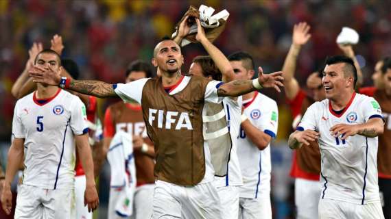 Chile, 13 jugadores a una tarjeta de perderse el duelo ante Brasil