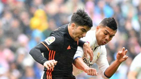 Carlos Soler adelanta al Valencia ante el Man.United (1-0)