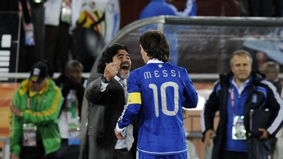 Newell's Old Boys festeja el gesto de Messi hacia Maradona con la camiseta rojinegra