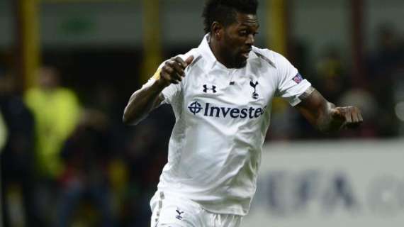 Tottenham, el Aston Villa pretende a Adebayor
