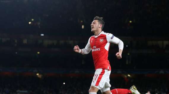 Arsenal, Wenger: "Alexis Sánchez y Özil deben recibir ofertas de calidad"